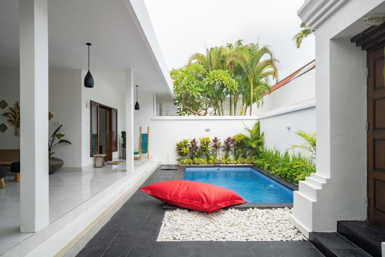 סמיניאק Casa Jinah 1 I Simply Modern Twin Villas מראה חיצוני תמונה